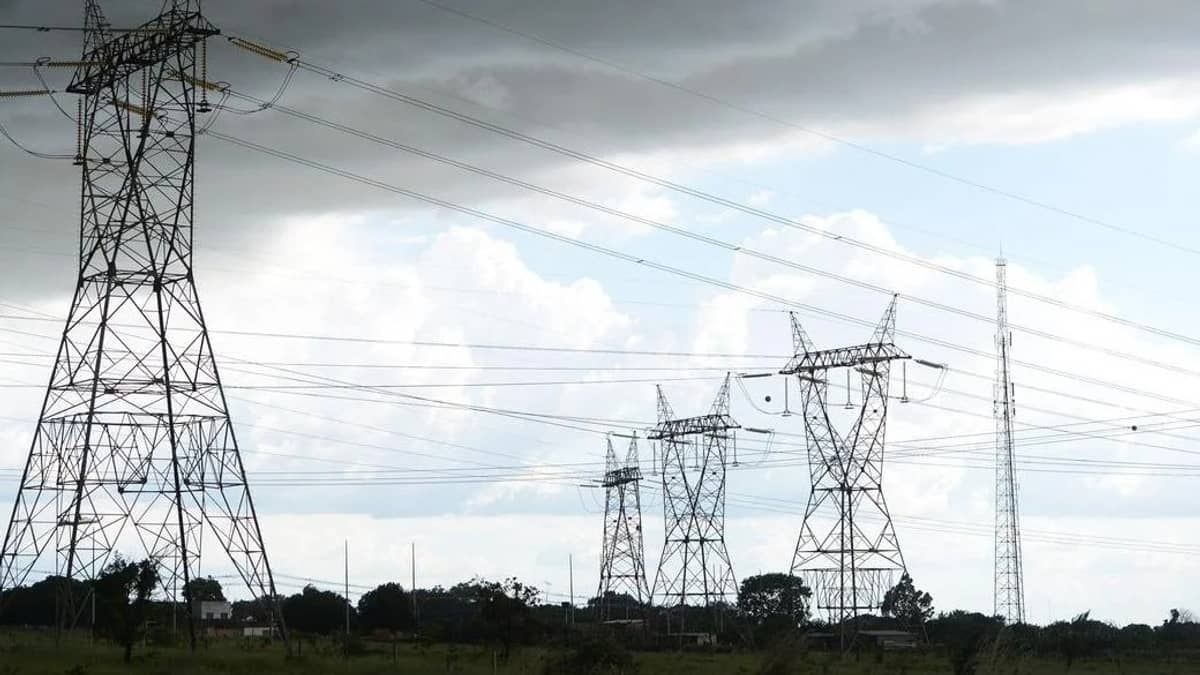 MPF investiga relação entre atos de 8 de janeiro e ataques a torres de transmissão