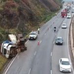 Anel Rodoviário de BH tem 15h de interdição por causa de acidente com carreta