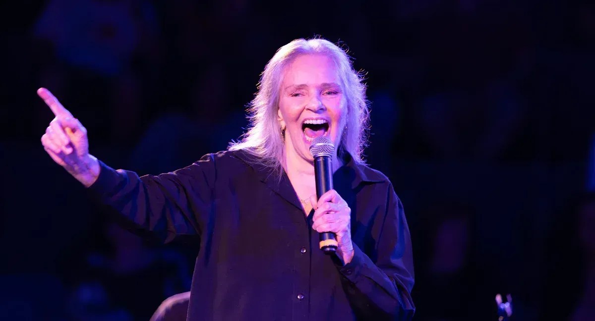 Quem foi Angela Ro Ro? Sucesso na década de 80, cantora morreu aos 75 anos