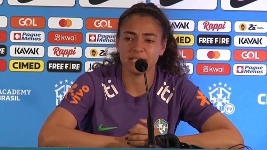Angelina em entrevista coletiva