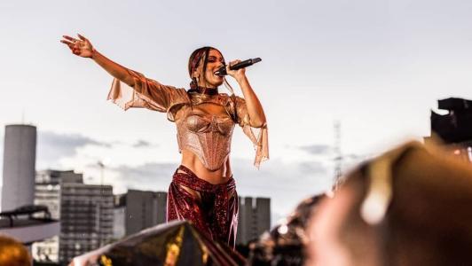 Anitta durante 'Ensaios' em 2023