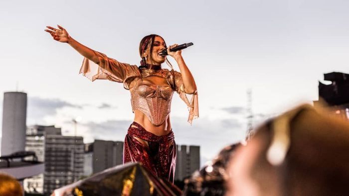 Anitta durante 'Ensaios' em 2023