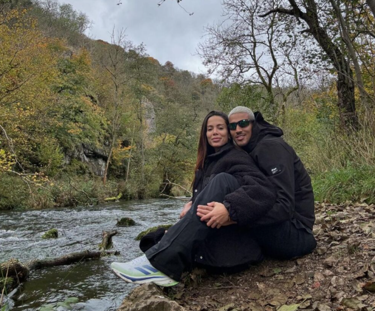 Acabou o namoro? Anitta e jogador Vinicius Souza excluem fotos juntos e param de se seguir