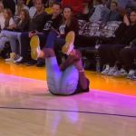 Torcedor se machuca ao tentar arremesso do meio da quadra na NBA; assista