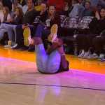 Torcedor se machuca ao tentar arremesso do meio da quadra na NBA; assista