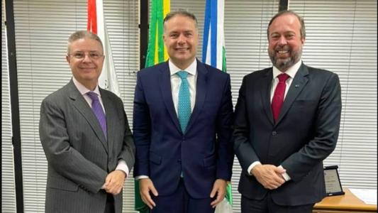 Antonio Anastasia, Renan Filho e Alexandre Silveira comemoraram decisão do TCU sobre a BR-381