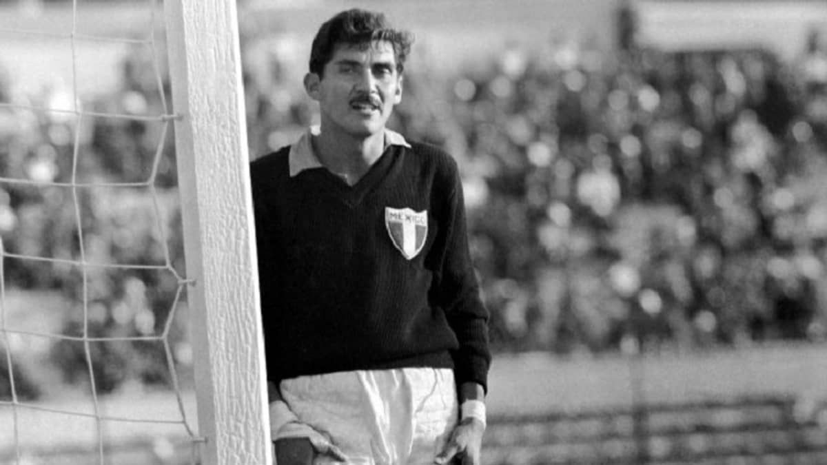 Antonio Carbajal, primeiro jogador a disputar 5 Copas, morre aos 93 anos