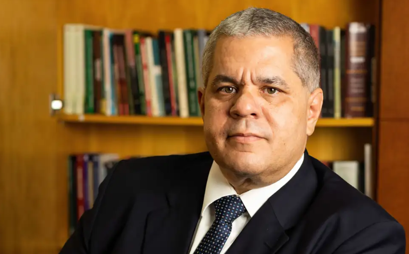 Lula vai à posse do ministro Antônio Fabrício no TST nesta quarta (21)