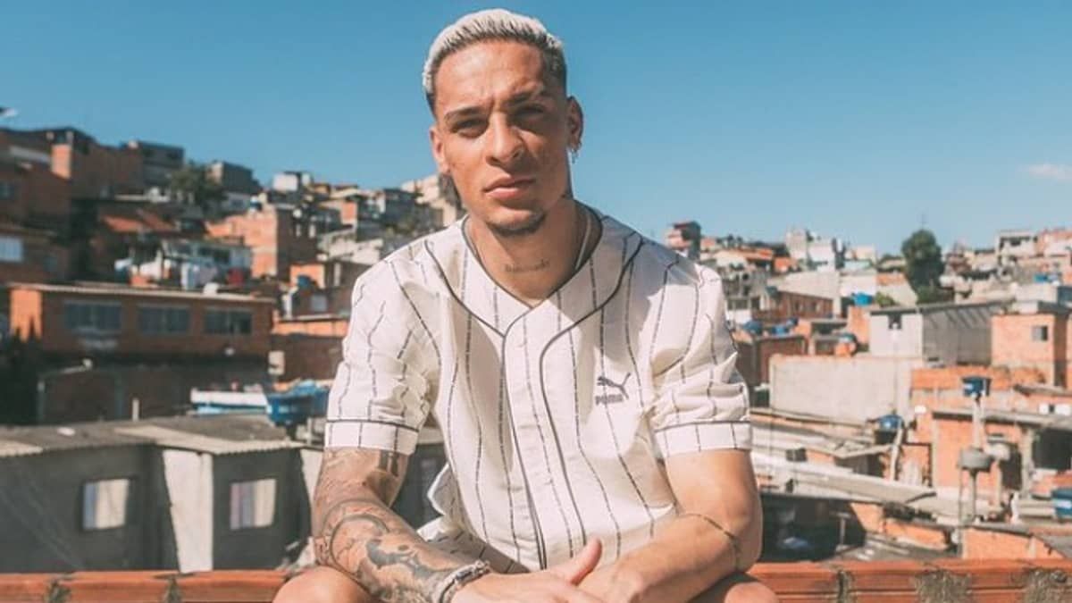 Prints de conversas mostram agressões de Antony contra ex-namorada
