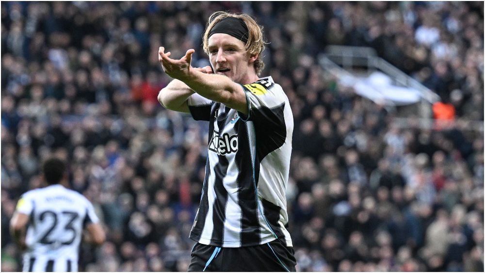 Newcastle goleia em casa e aumenta jejum do Benfica na Champions League