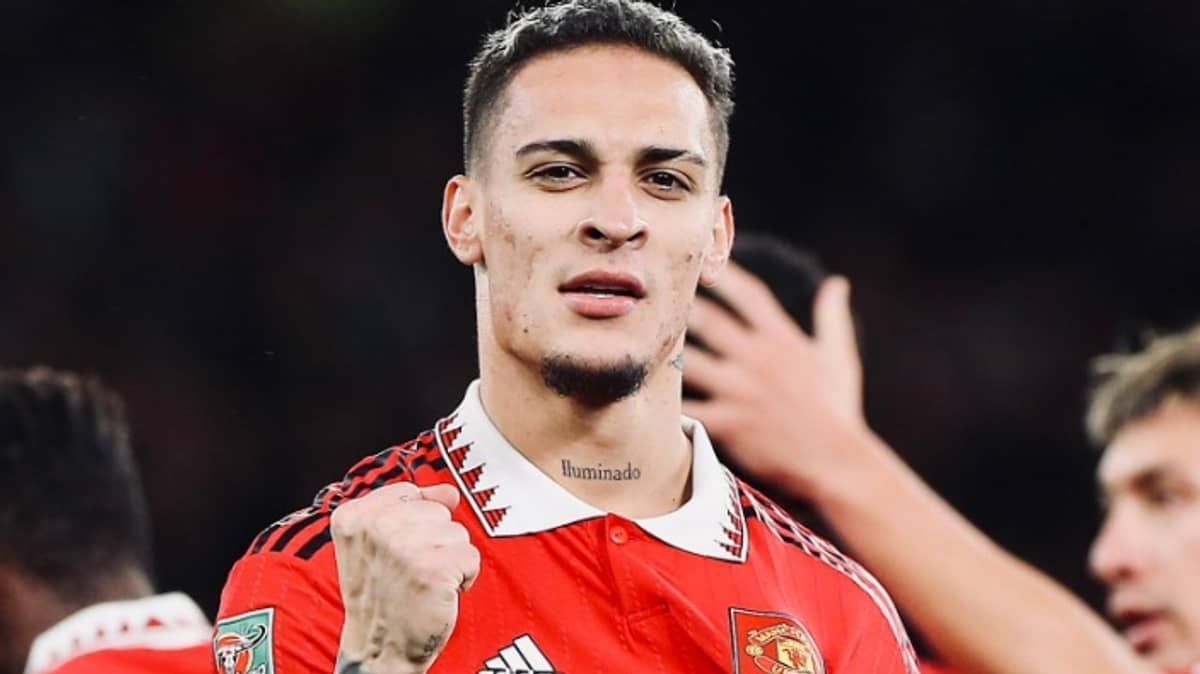 Antony brilha e marca golaço em vitória do Manchester United na Copa da Liga Inglesa