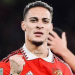 Após quase 20 dias afastado, Antony retorna aos treinos do United