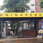 Após faculdade particular de BH demitir professores e encerrar as atividades, alunos ficam revoltados