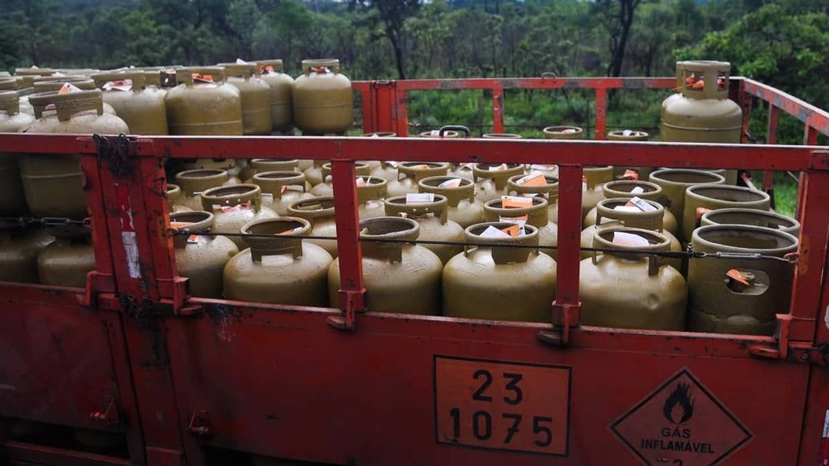 Gás de cozinha fica mais barato a partir deste sábado  