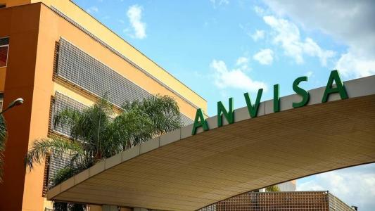 A suspensão havia sido determinada pela Anvisa no dia 21 de abril, após identificação de falhas graves na fabricação