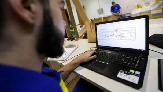 Ao fazerem o cadastramento na plataforma Contrate-me, os candidatos às vagas de emprego deverão responder a perguntas sobre suas competências técnicas e socioemocionais.