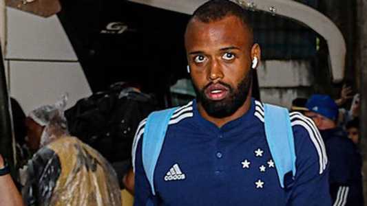 Ao lado de Neris e Oliveira, zagueiro Reynaldo foi titular contra a Caldense