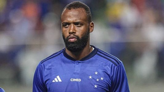 Ao lado de Oliveira e Neris, Reynaldo vem jogando centralizado na defesa do Cruzeiro