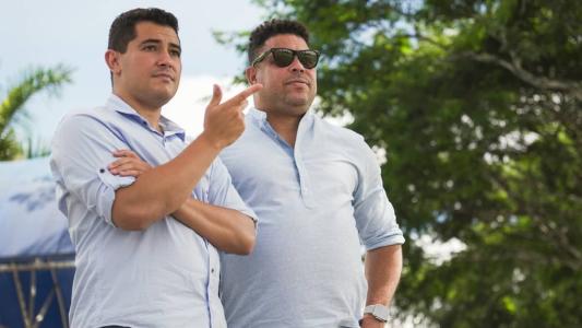 Ao lado de Pedro Martins, Ronaldo acompanhou treino nesta sexta (10)