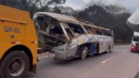 Ao menos sete pessoas morreram no acidente na BR-381