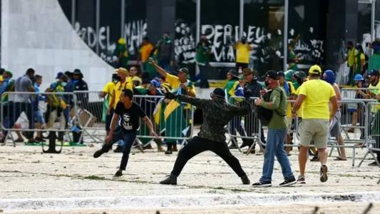 Ao todo, 92 pessoas tiveram pedidos de bloqueio de bens para custear danos ao patrimônio