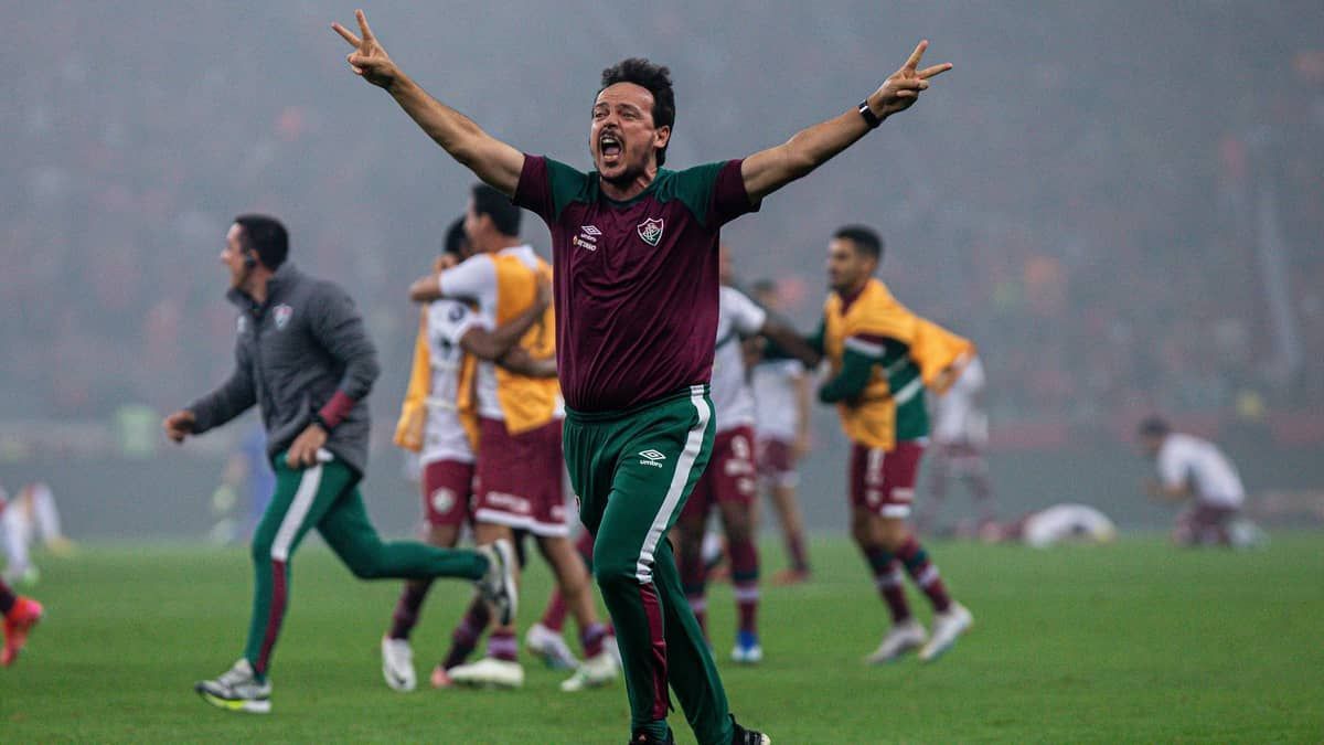 Fernando Diniz chega aos 100 jogos como técnico do Fluminense na atual passagem