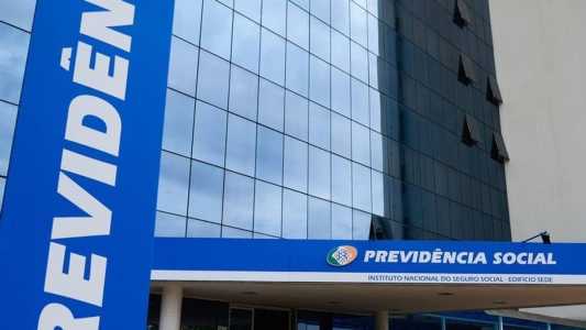 Ao todo, mais de 37 milhões de segurados recebem atualmente benefícios como aposentadoria e pensão