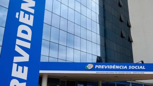 Ao todo, mais de 37 milhões de segurados recebem atualmente benefícios como aposentadoria e pensão