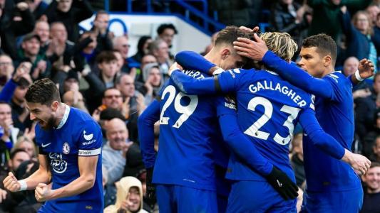 Ao todo, o Chelsea gastou em contratações nas últimas janelas de transferências, sem contar com valores adicionais e bônus, 460 milhões de euros (mais de R$ 2,5 bilhões)