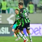 América: após estreia no profissional, Breno comenta versatilidade no meio-campo