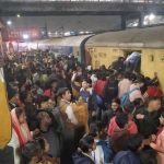 Índia: correria em estação de trem de Nova Délhi deixa ao menos 18 mortos