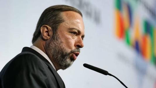 Apagão aconteceu nesta manhã de terça-feira (15); ministro Alexandre Silveira antecipou retorno ao Brasil após o ocorrido