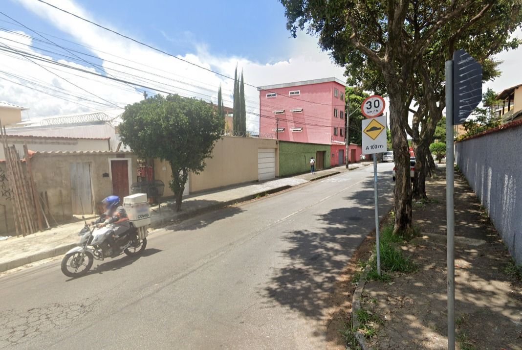 Apartamento pega fogo e vizinhos combatem chamas na região Norte de BH