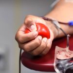 SP reduz e MG mantém prazo para pessoa com tatuagem doar sangue