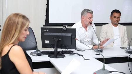 Apenas três vereadores, dos seis convocados, participaram das últimas três reuniões da Mesa Diretora