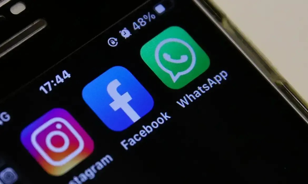 Facebook e Instagram apresentam instabilidade nesta sexta-feira (12); veja relatos de usuários