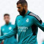 Benzema volta a treinar e deve reforçar Real Madrid no clássico contra o Barcelona 