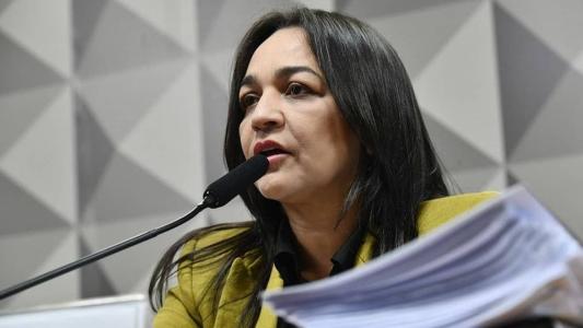 Após ameaças das redes sociais, relatora da CPMI do 8/1 passa a ter escolta policial