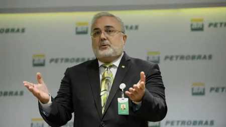 Após crítica de Lula, fontes do Palácio avaliam que presidente da Petrobrás esteja ameaçado