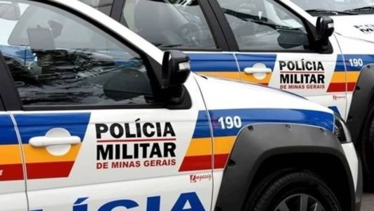 Após denúncia, polícia prendeu suspeito com uma arma