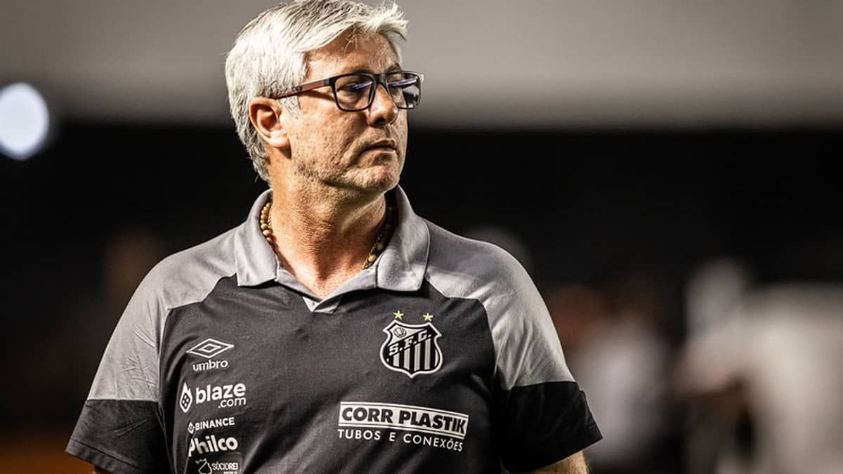 Santos cancela entrevista de Odair Hellmann após cenas de selvageria na Vila Belmiro