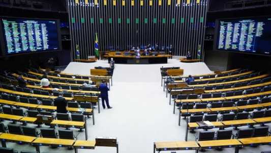 Após recesso, parlamento vai retomar projeto sobre regras para ambiente digital
