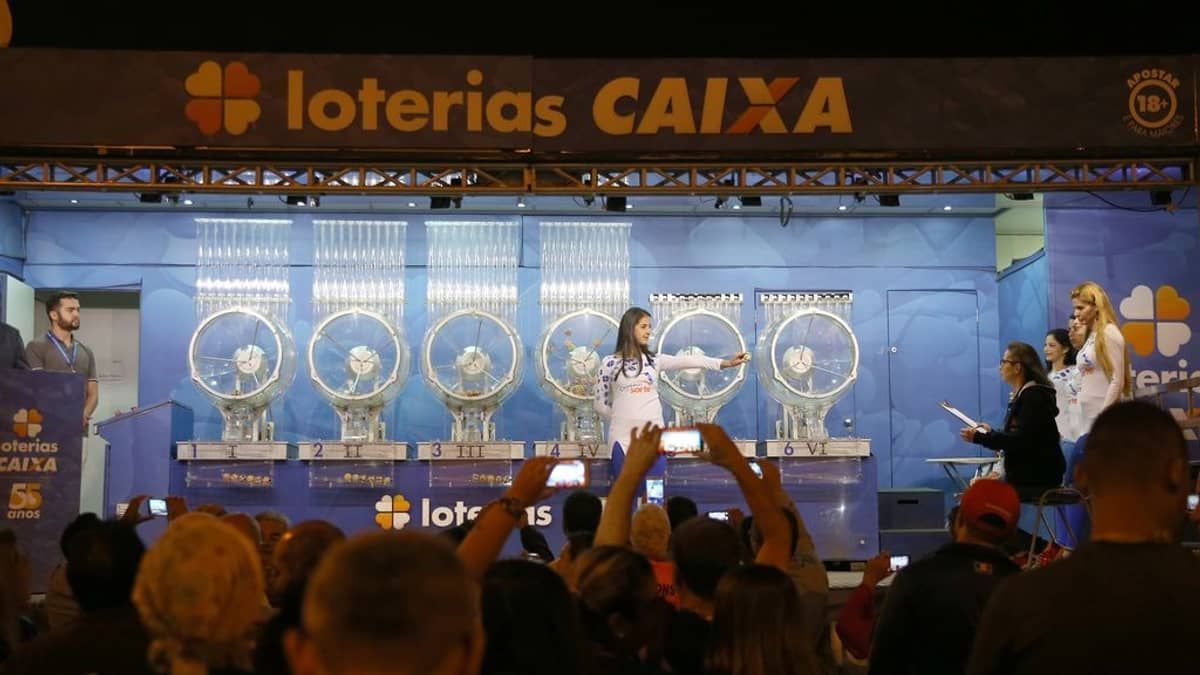 Quina acumula e sorteio deste sábado pode pagar R$ 18 milhões 