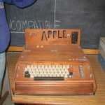 Primeiro computador de Steve Jobs produzido pela Apple e vendido, na época, por US$ 666,66 vai a leilão