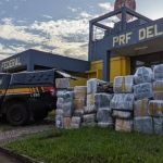 Carreta com mais de uma tonelada de maconha é apreendida e caminhoneiro acaba preso em Betim   