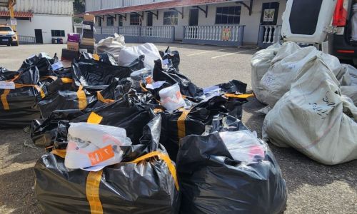 PMR fez apreensão de produtos sem nota fiscal na BR-265 em Barbacena