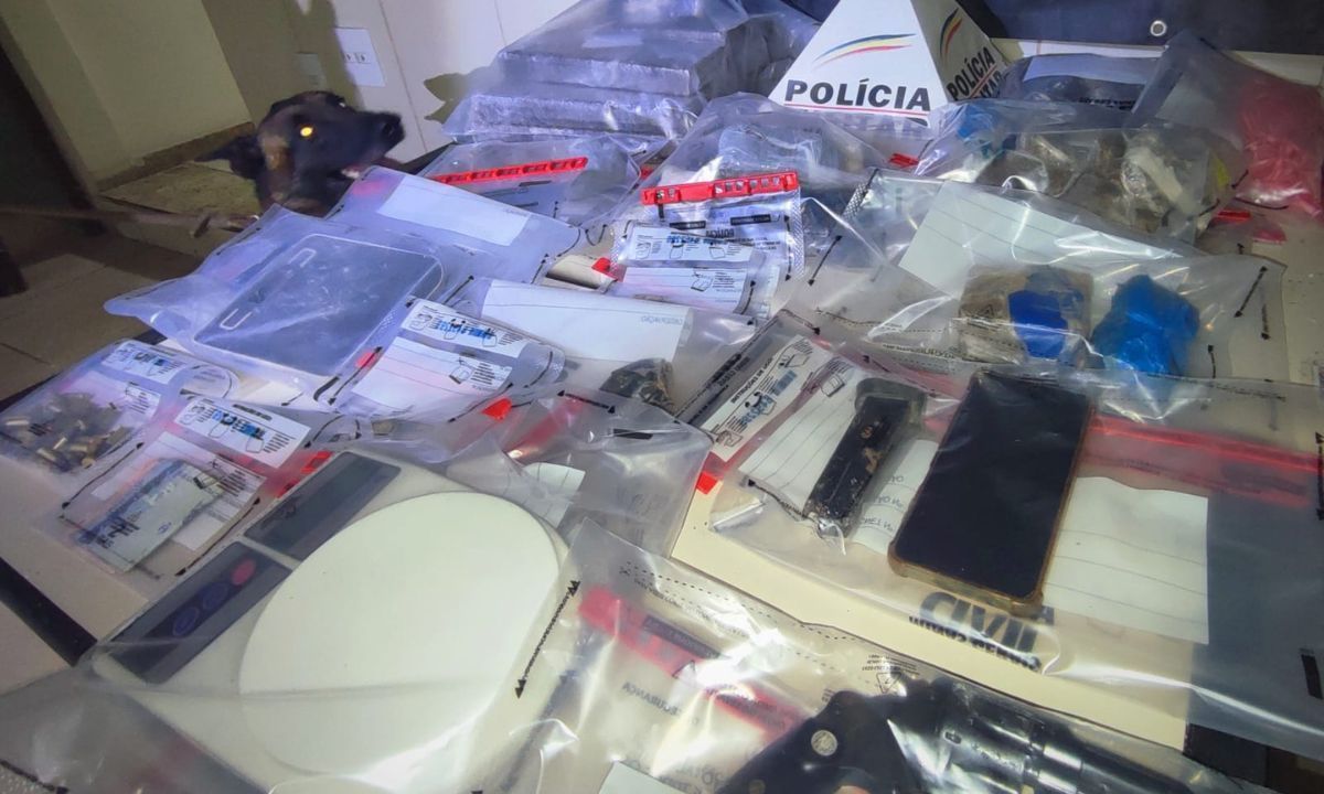 Denúncia leva Polícia Militar a apreender drogas em Barbacena (MG)