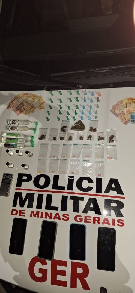 Substância análoga à cocaína, buchas de skank e frascos de lança-perfume foram apreendidos