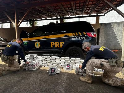 Droga estava escondida no porta-malas e no interior do carro