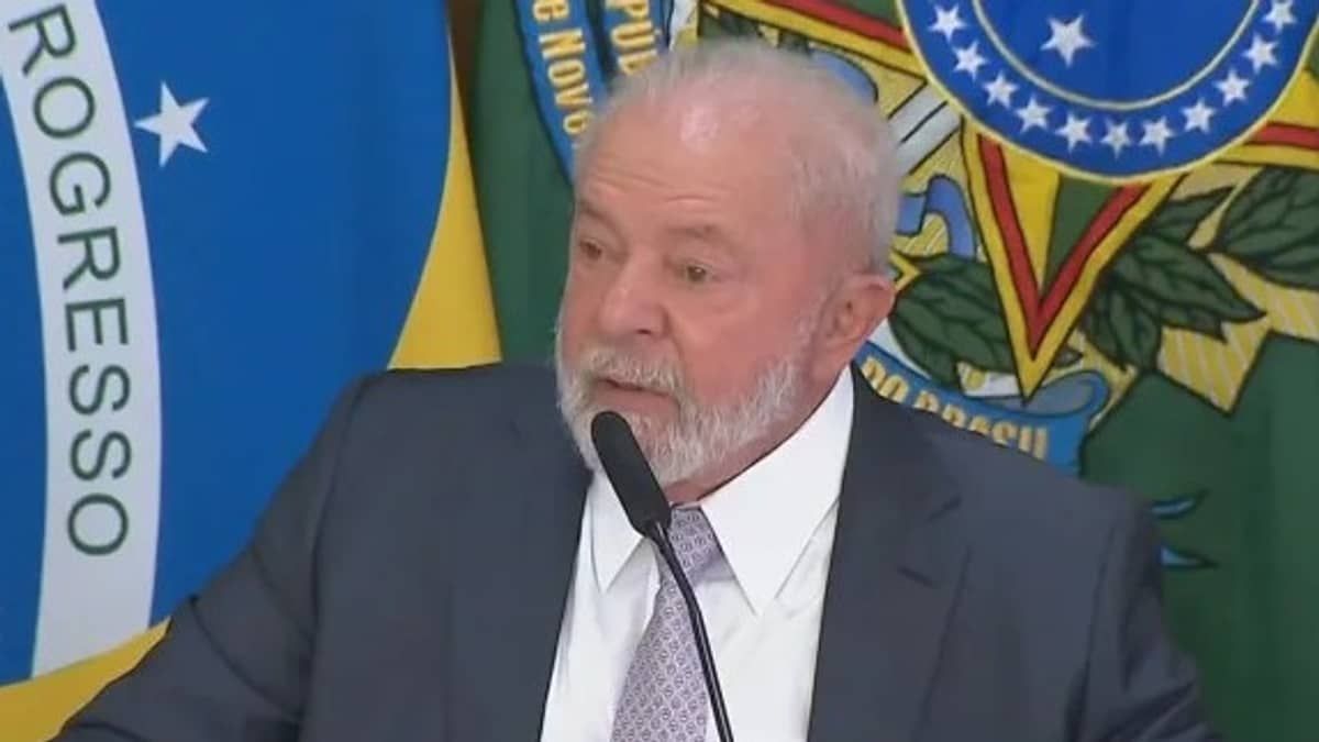 Aprovação da reforma tributária é momento histórico, diz Lula